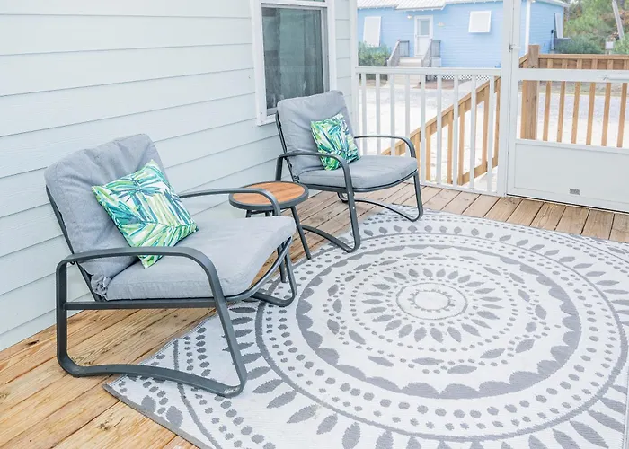 House Steps From 3 Bedroom 2 Bath Holiday home Gulf Shores